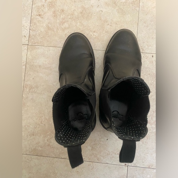 Dr. Marten Chelsea Women’s size 7, Lightly worn, in excellent condition - Picture 2 of 2
